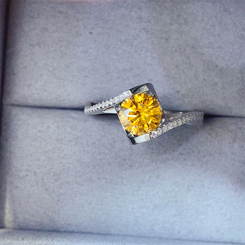 1 Carat Moissanite 925 Sterling Silver Ring - Aurelia Clothing