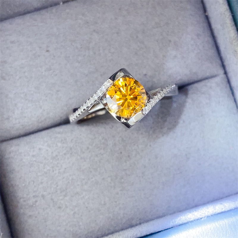 1 Carat Moissanite 925 Sterling Silver Ring - Aurelia Clothing