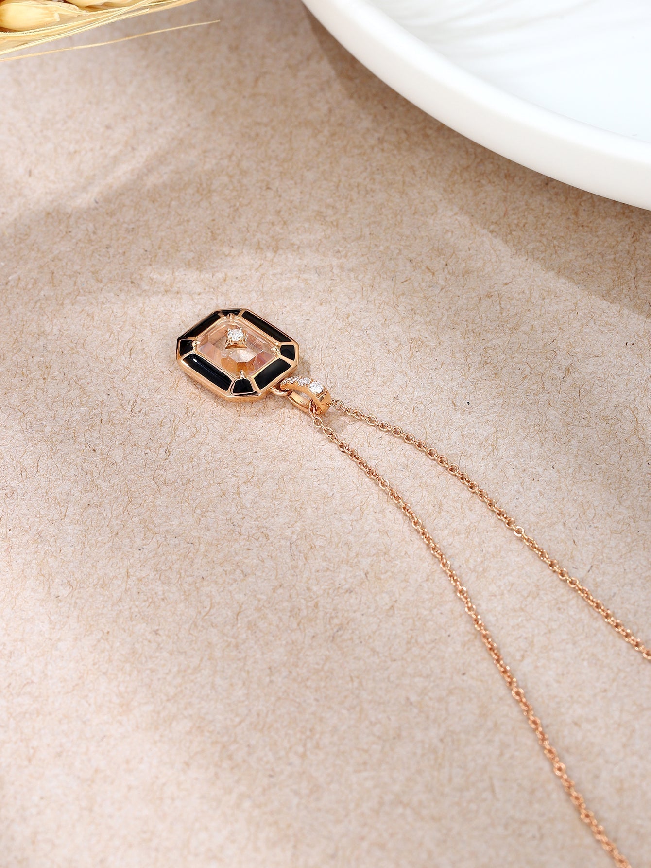 High-Quality 18K Gold Necklace with diamond and Semi-Precious Stones ,Enamel XNN5259R02MH - Aurelia Clothing