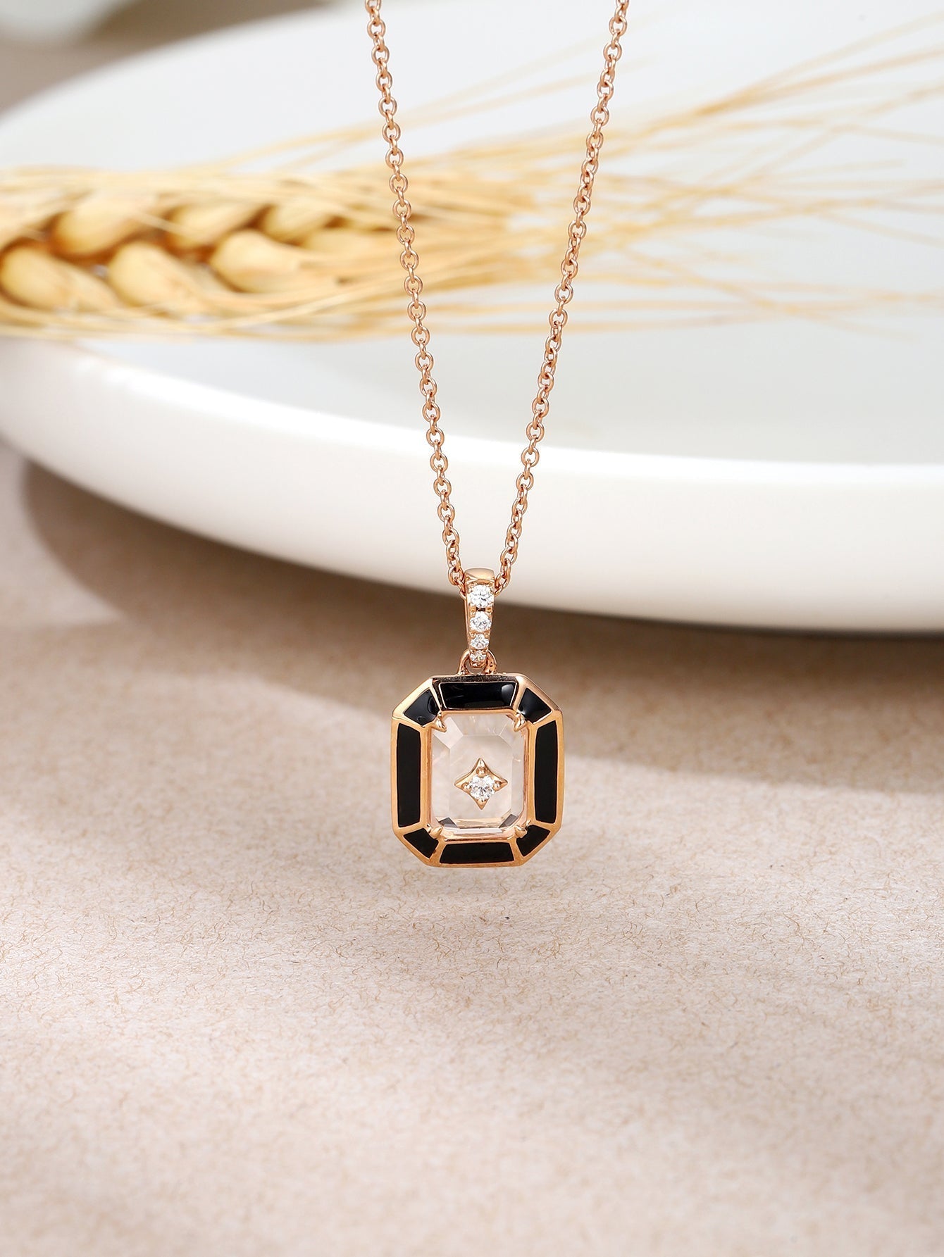 High-Quality 18K Gold Necklace with diamond and Semi-Precious Stones ,Enamel XNN5259R02MH - Aurelia Clothing