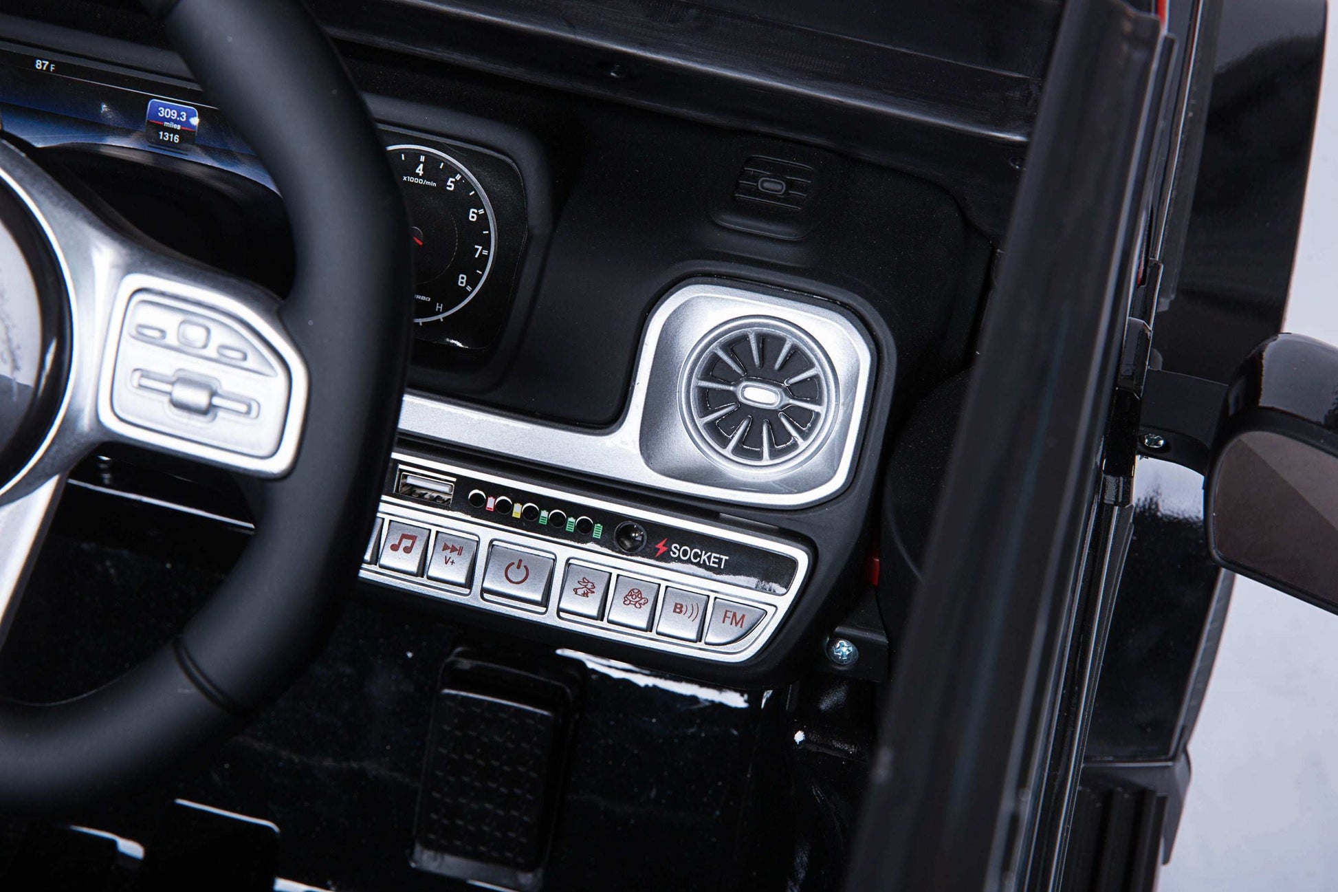 Mercedes-Benz Kids Ride On 12V-Free Shipping - Aurelia Clothing