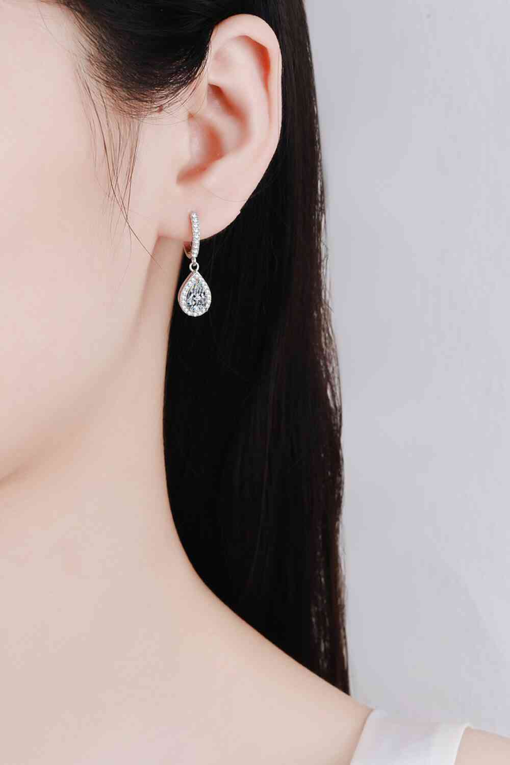 Moissanite Teardrop Earrings - Aurelia Clothing